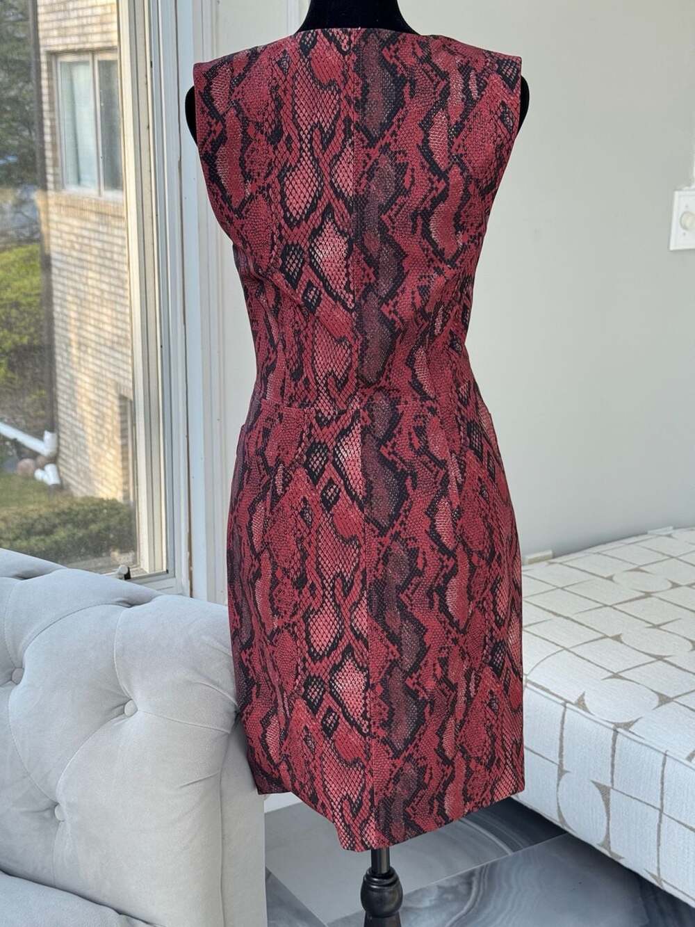 L'AGENCE Red Python Snakeskin Print Zip Front Sheath Dress Size 2 Dual Zipper - Picture 7 of 10